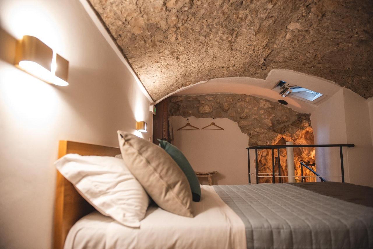 Aurora Medieval House Сермонета Екстериор снимка