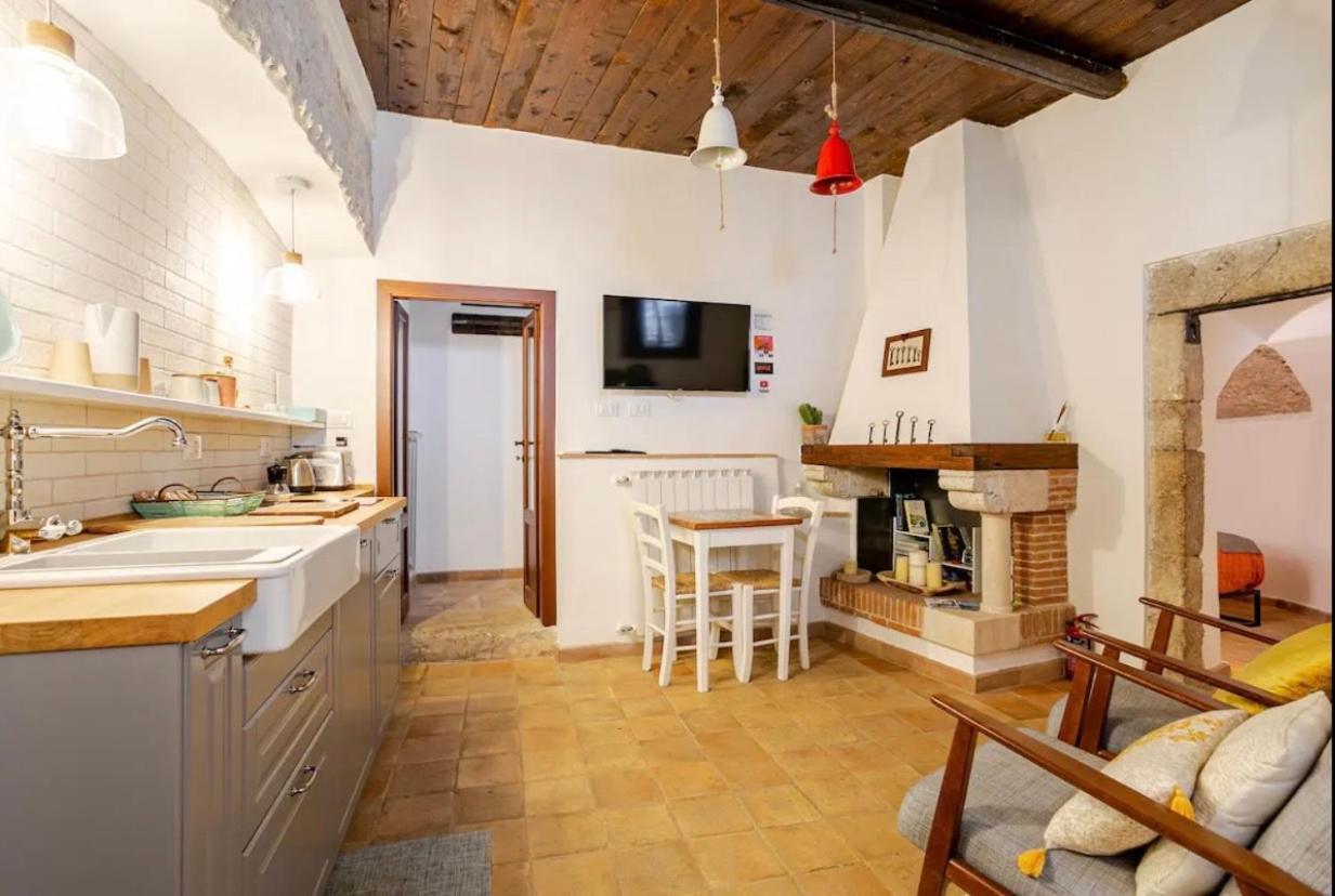 Aurora Medieval House Сермонета Екстериор снимка