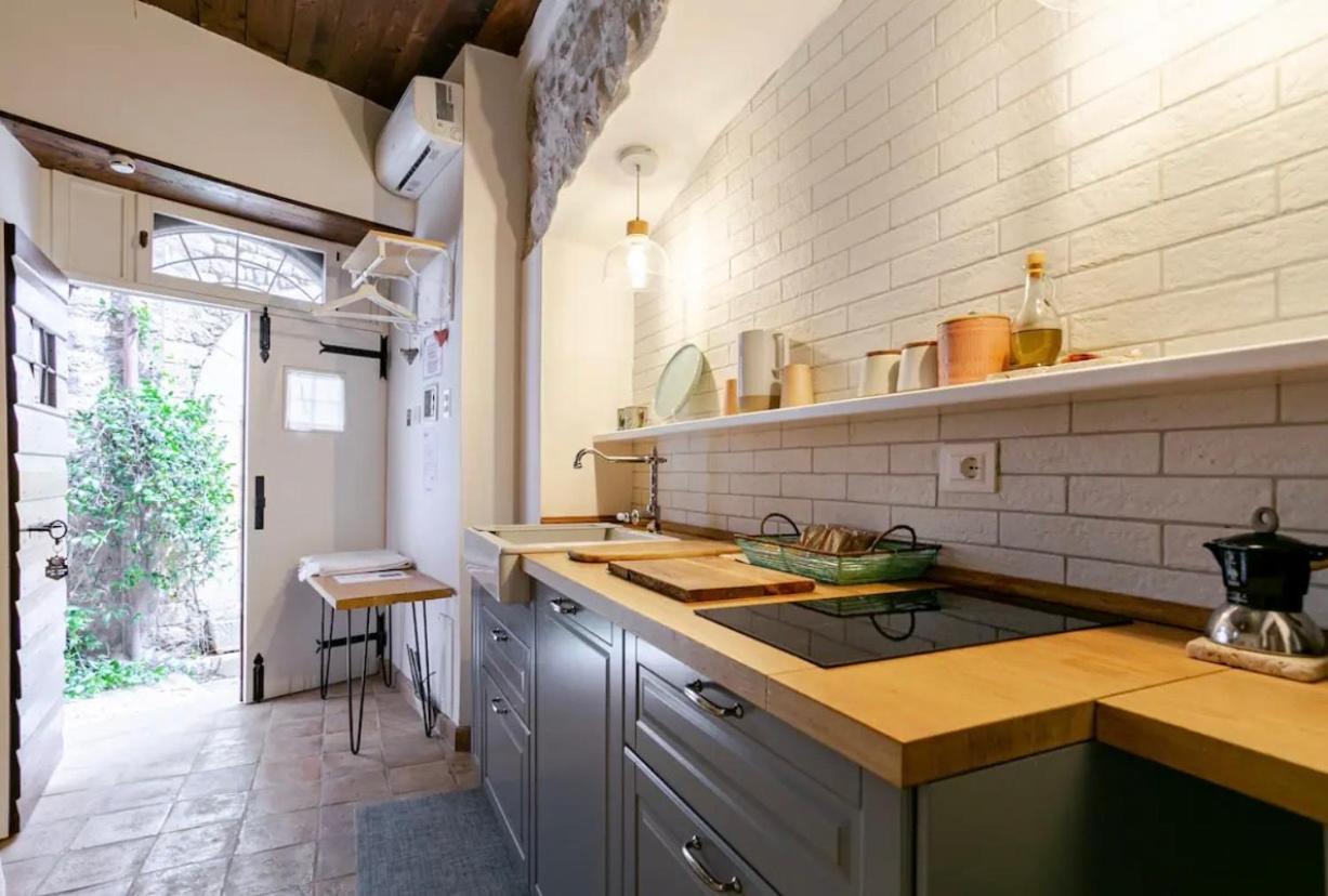 Aurora Medieval House Сермонета Екстериор снимка
