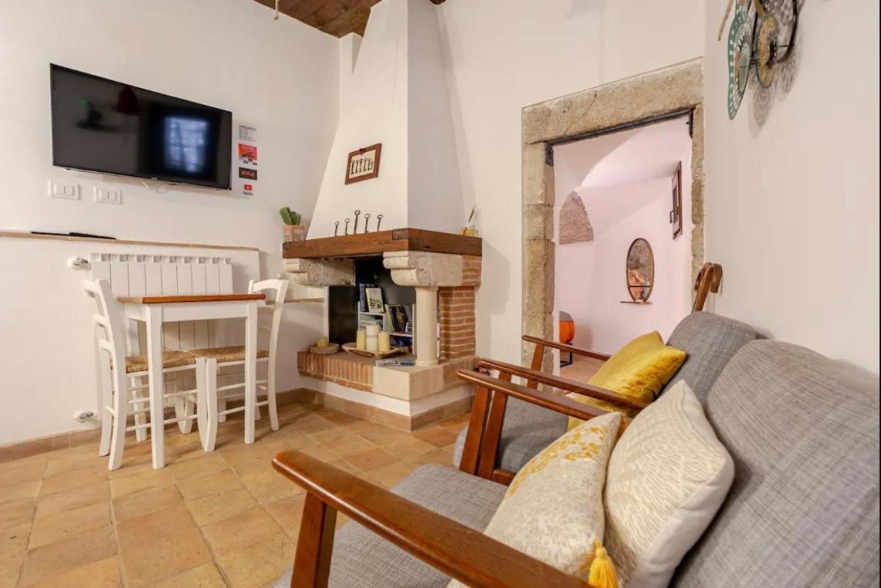 Aurora Medieval House Сермонета Екстериор снимка