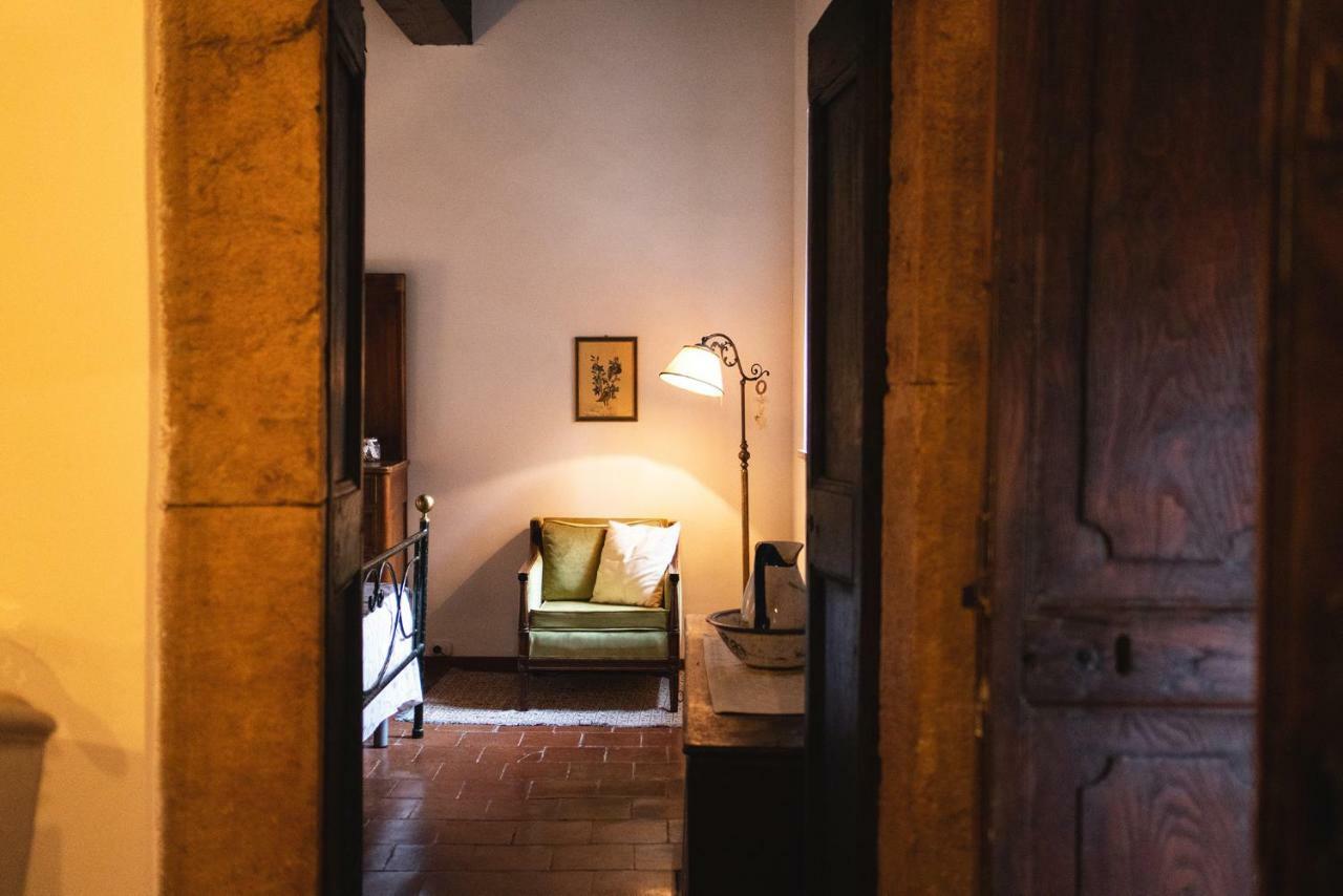 Aurora Medieval House Сермонета Екстериор снимка