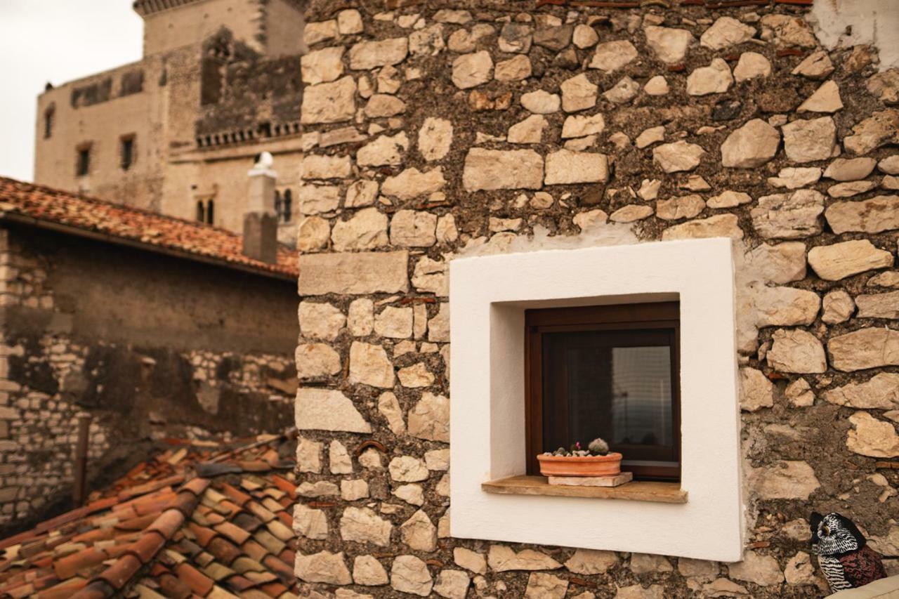 Aurora Medieval House Сермонета Екстериор снимка